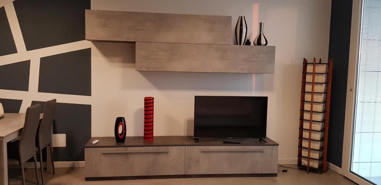 Condominio La Torre 2 Galliate Bagian luar foto